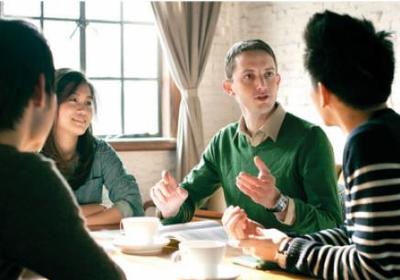 青島出國(guó)前英文培訓(xùn)與商務(wù)咨詢服務(wù)詳解